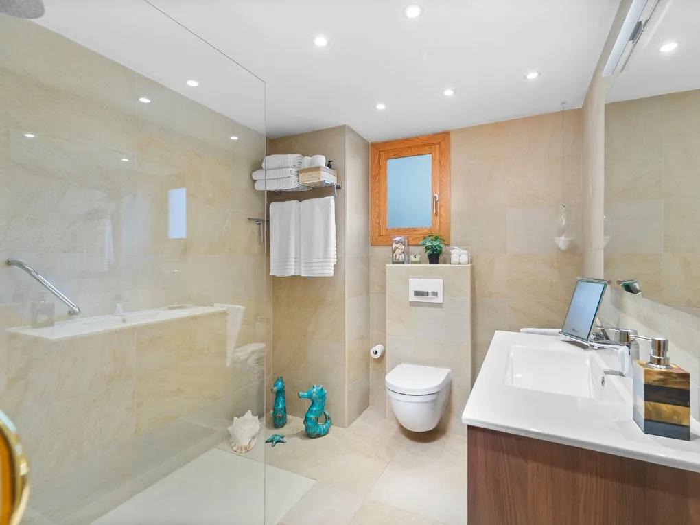 Apartment in exclusive community-9