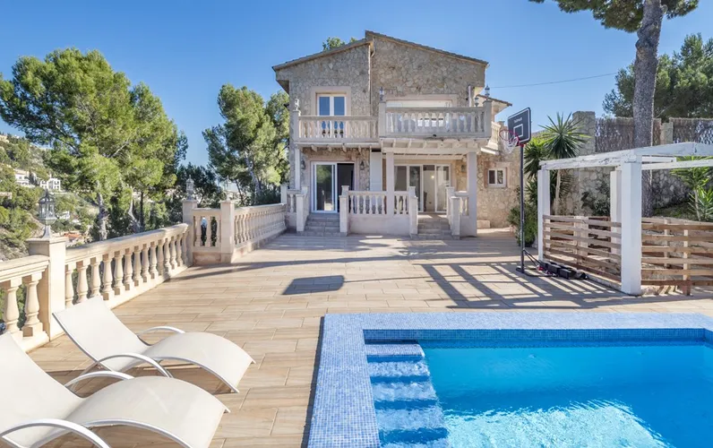 Sea-view villa in Costa d'en Blanes