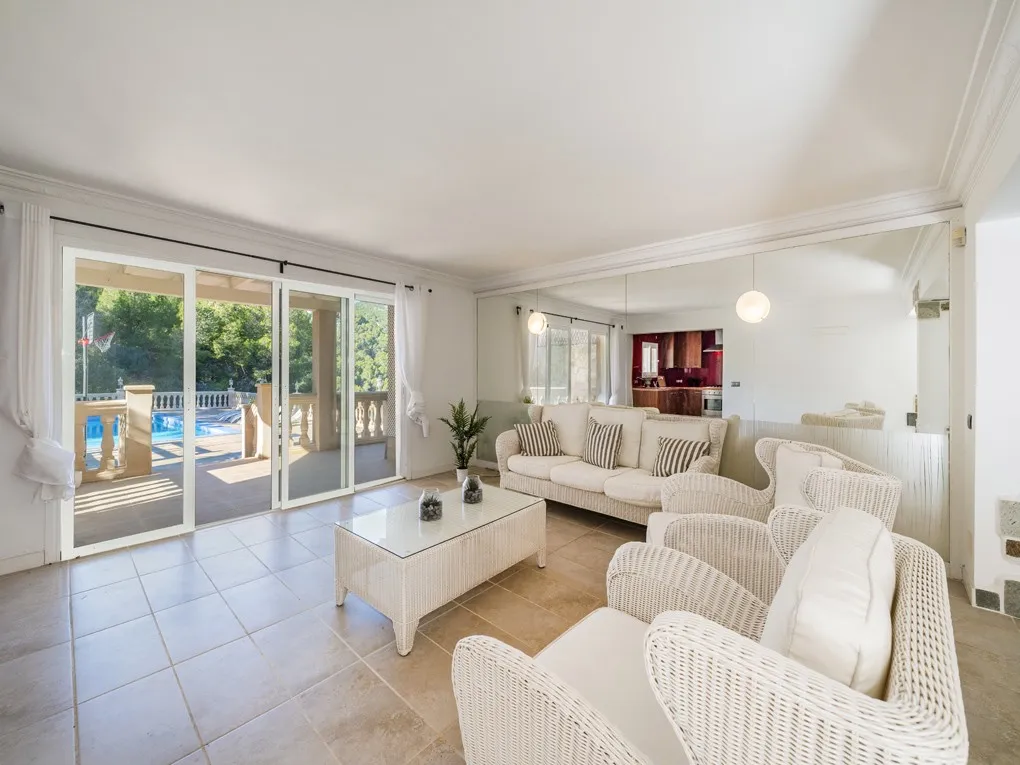 Sea-view villa in Costa d'en Blanes-3