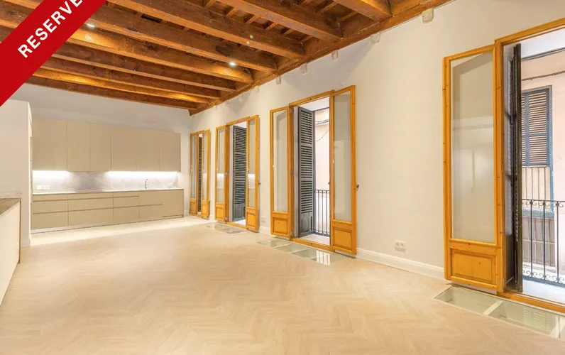 Elegant renoverad lägenhet med karaktär