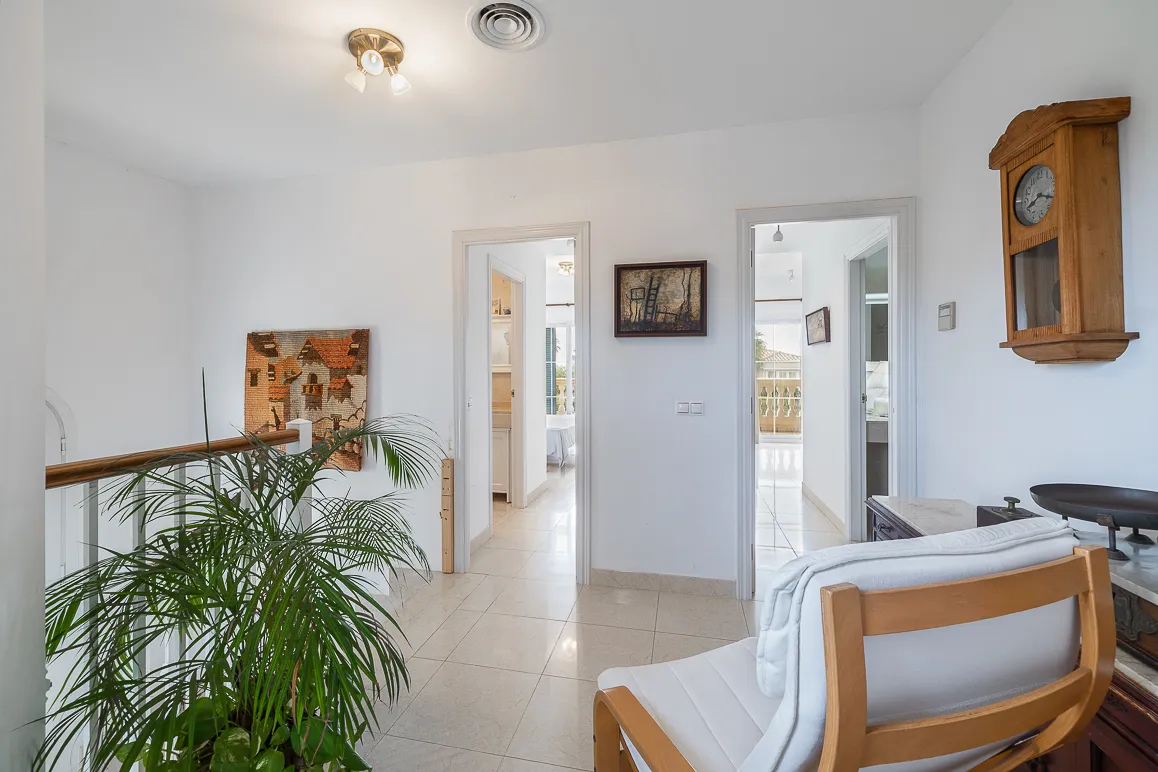 Mediterraan halfvrijstaand huis met zwembad in Puig de Ros-9