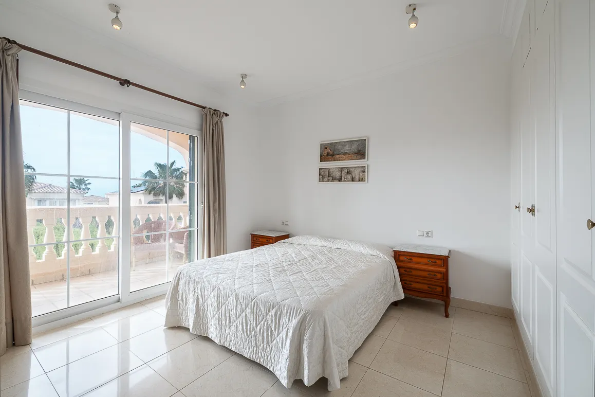 Mediterraan halfvrijstaand huis met zwembad in Puig de Ros-15