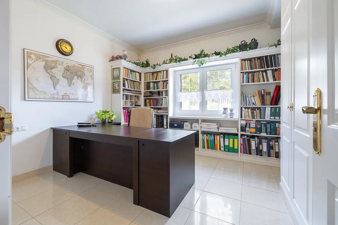 Mediterraan halfvrijstaand huis met zwembad in Puig de Ros-10