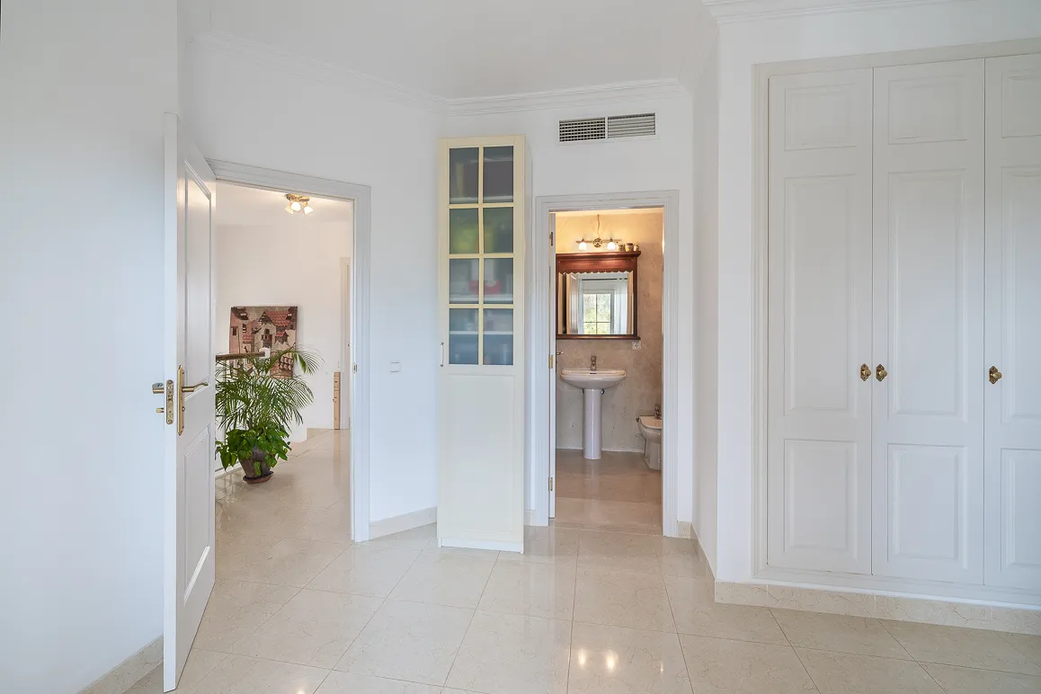 Mediterraan halfvrijstaand huis met zwembad in Puig de Ros-11