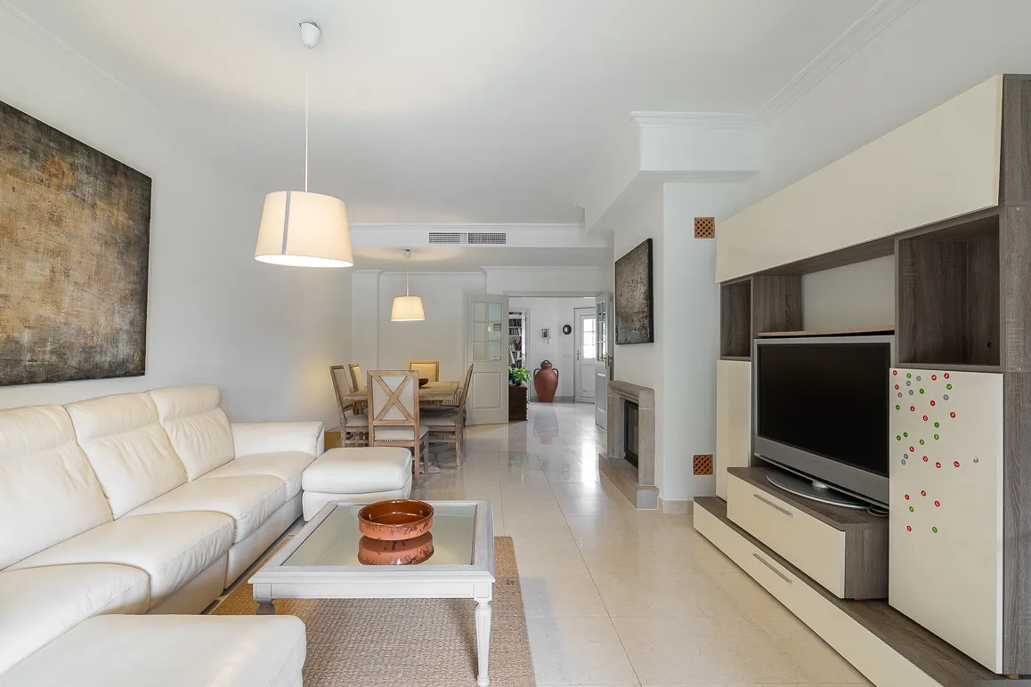 Xallet aparellat amb piscina a Puig de Ros-7