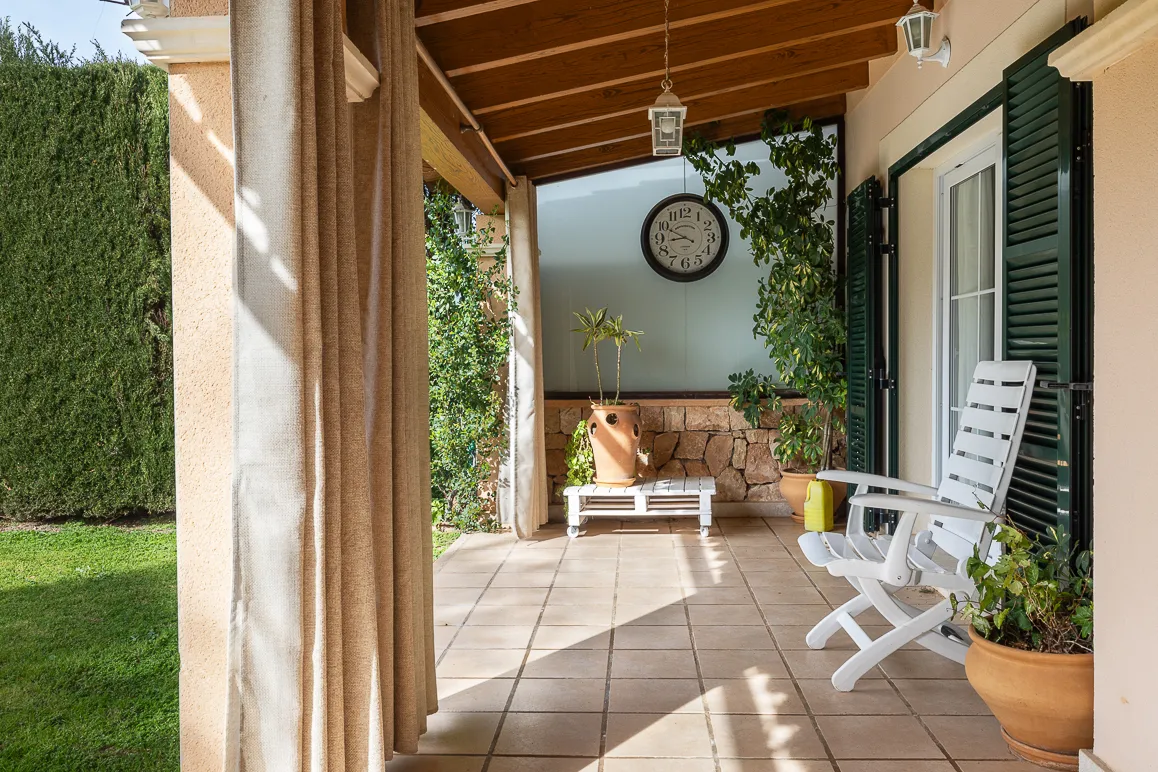 Mediterraan halfvrijstaand huis met zwembad in Puig de Ros-3