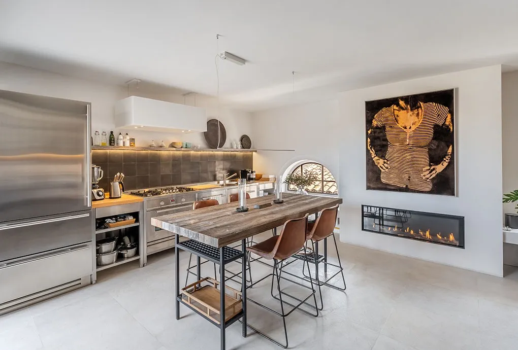 A unique duplex penthouse with spectacular terraces and cathedral views-7