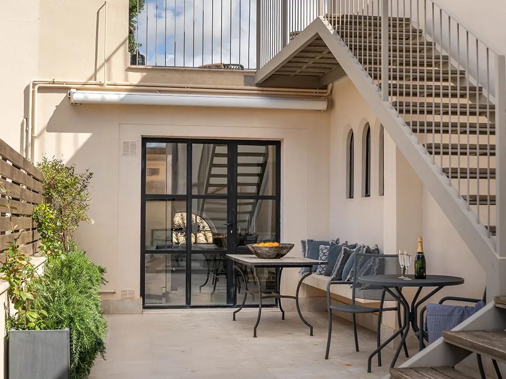 A unique duplex penthouse with spectacular terraces and cathedral views-9