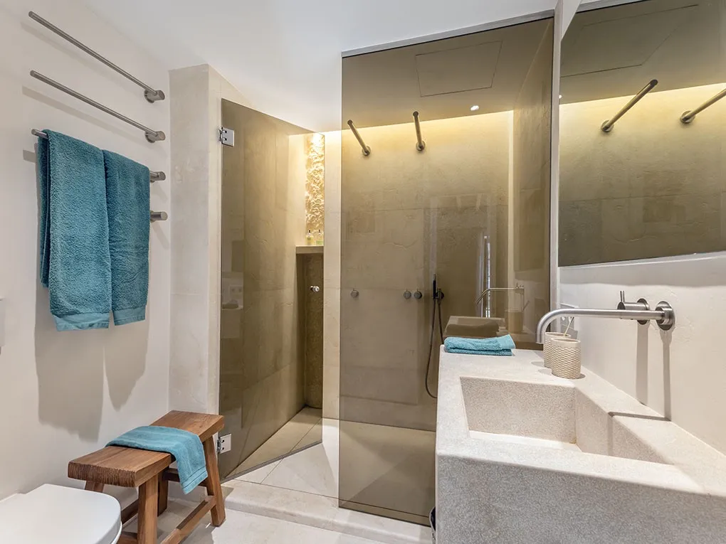 A unique duplex penthouse with spectacular terraces and cathedral views-13