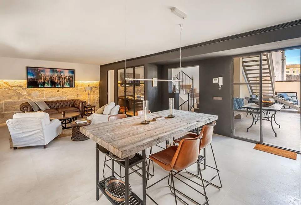 A unique duplex penthouse with spectacular terraces and cathedral views-3