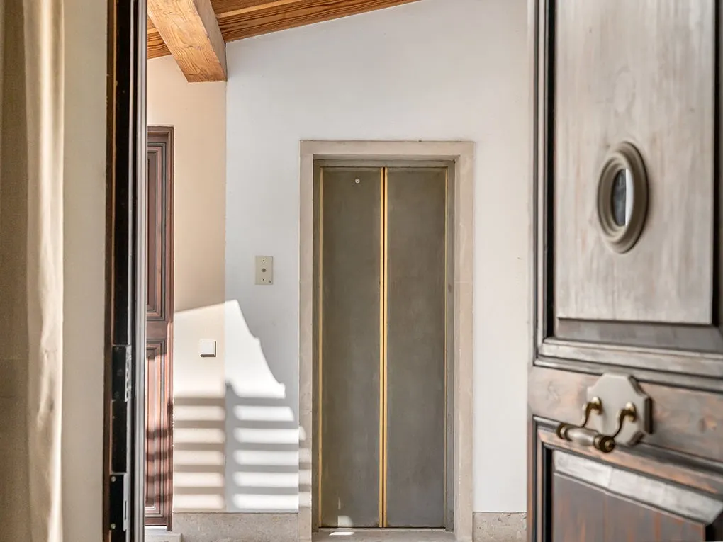 A unique duplex penthouse with spectacular terraces and cathedral views-22