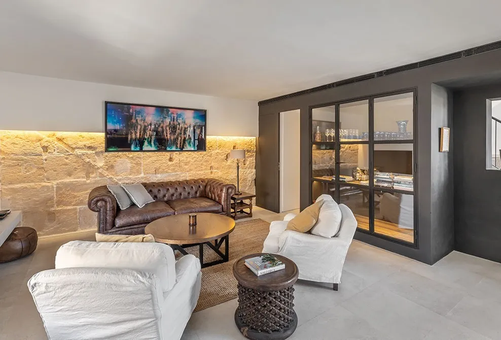 A unique duplex penthouse with spectacular terraces and cathedral views-5