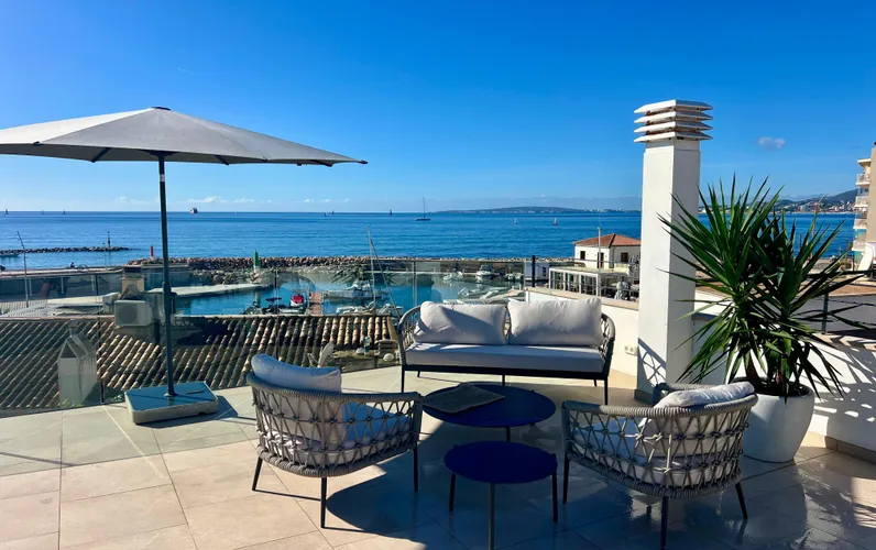 Exclusief duplex op toplocatie met uitzicht op zee