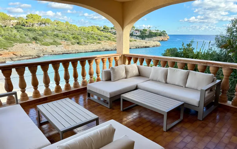 Mieszkanie na plaży do wynajęcia od 1 grudnia w Cala Mandia