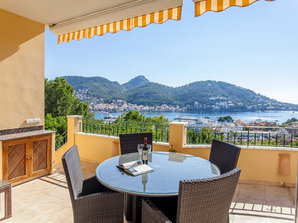 Elegant Vila amb vista al mar i al port-17