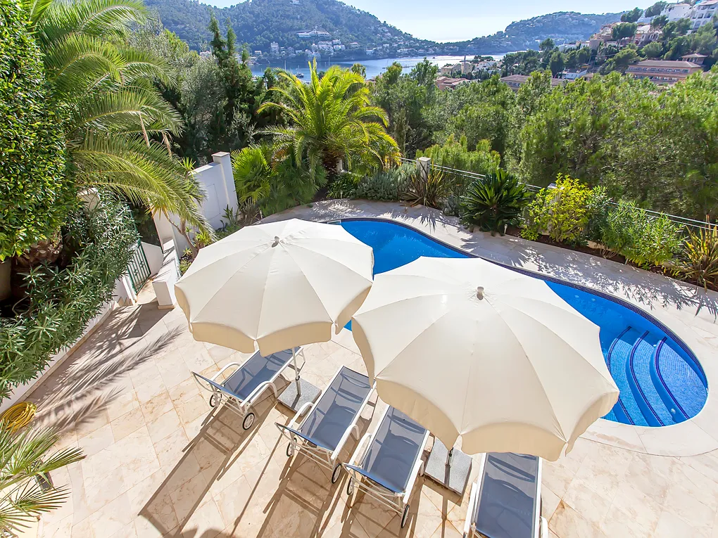 Elegante villa con vista sul mare e sul porto-10