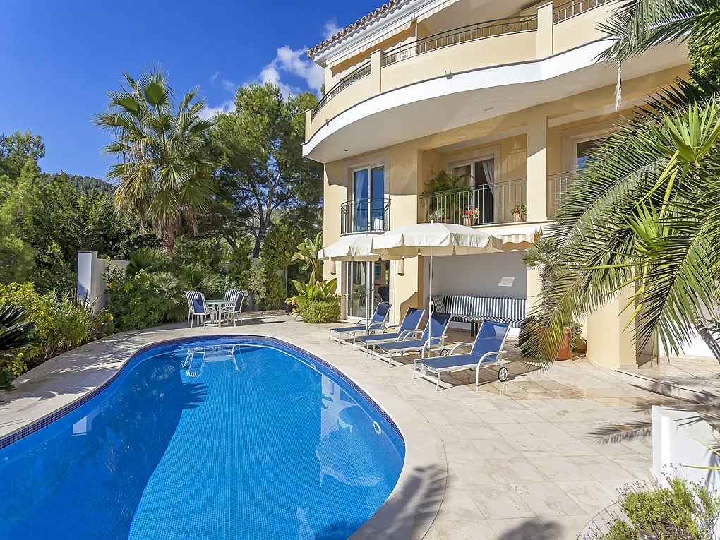 Elegante villa con vista sul mare e sul porto-2