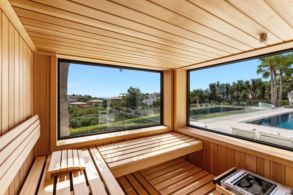 Finca de lujo con estilo moderno cerca del mar-14