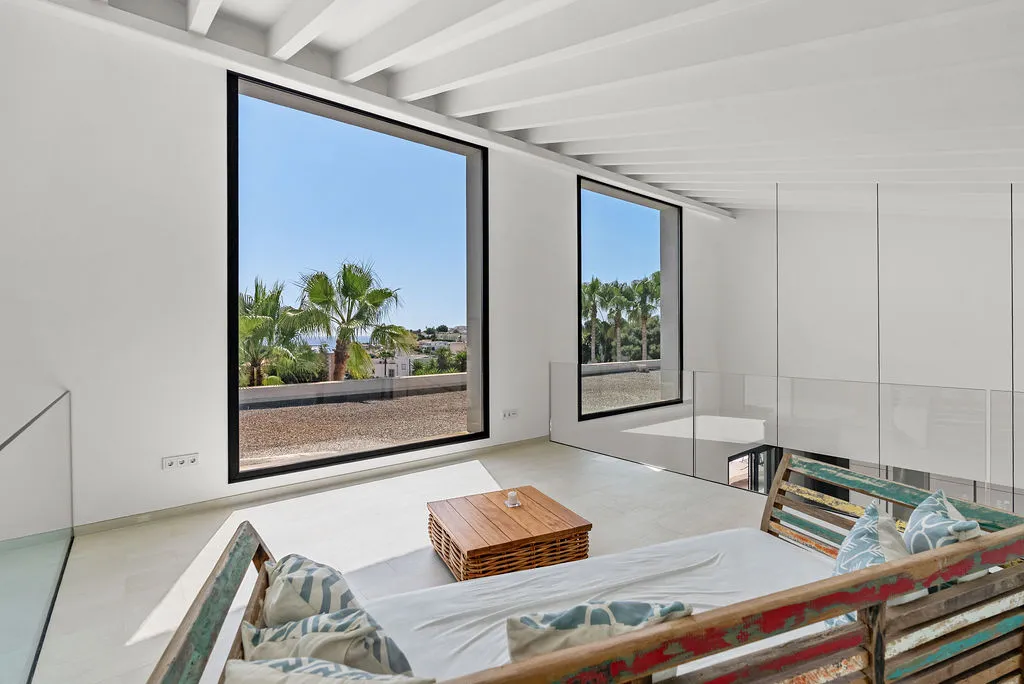 Finca de lujo con estilo moderno cerca del mar-9