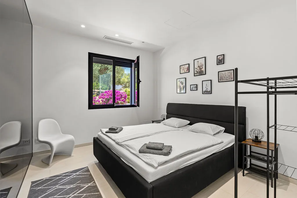 Luksusowa finca w stylu balijskiej willi blisko morza-10