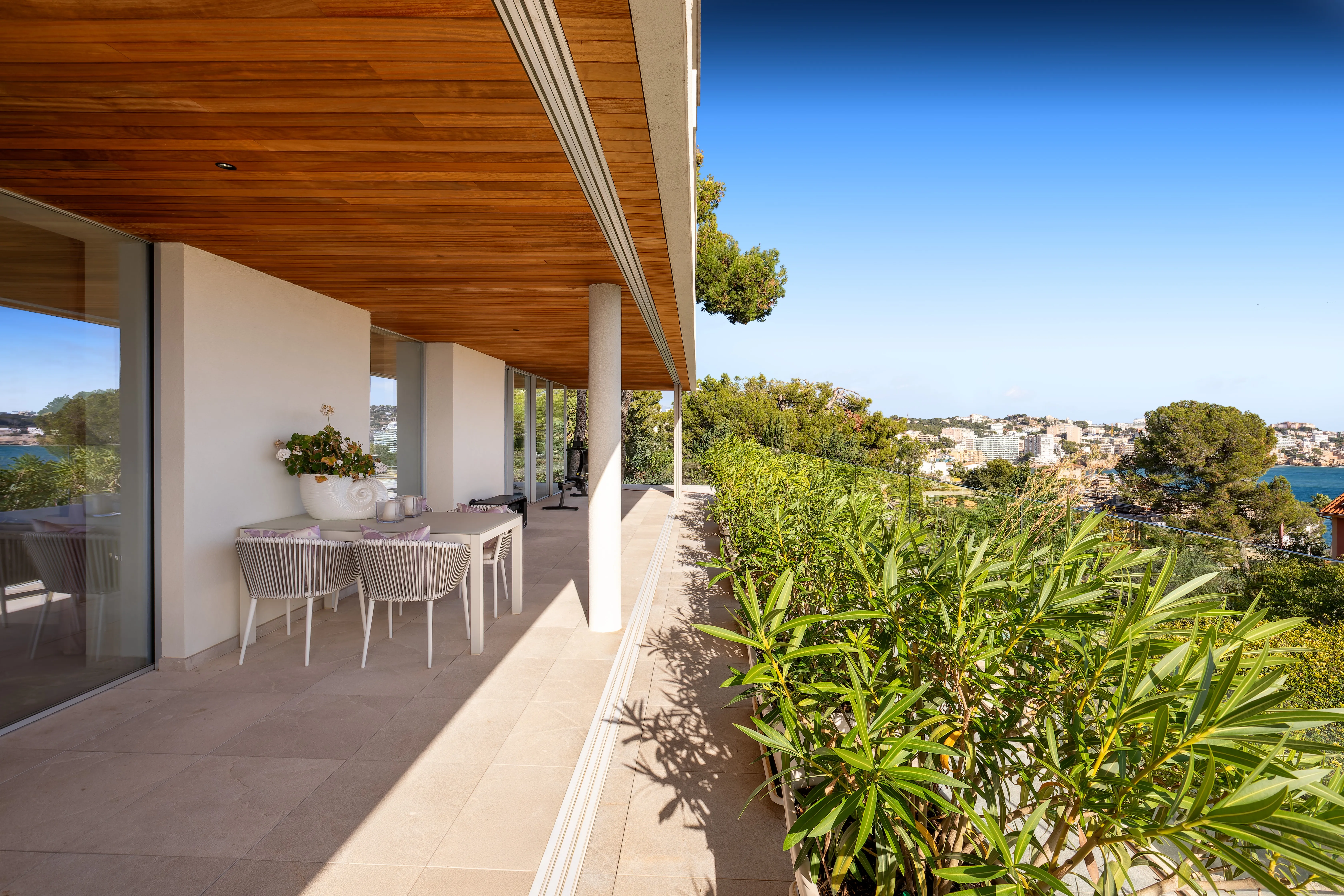 Exclusive jewel in a very good location with sea views in Cas Catala-15