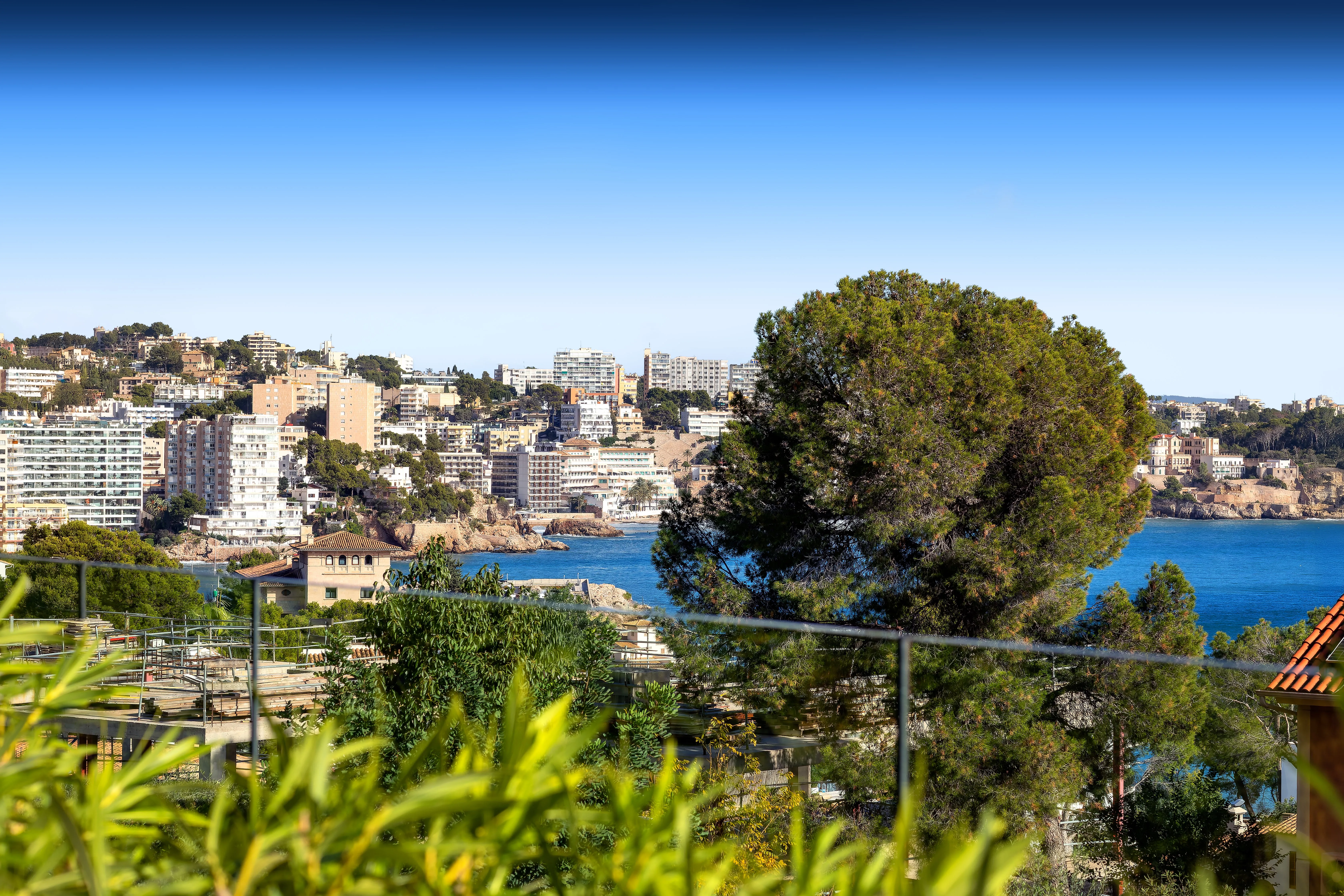 Exclusive jewel in a very good location with sea views in Cas Catala-13