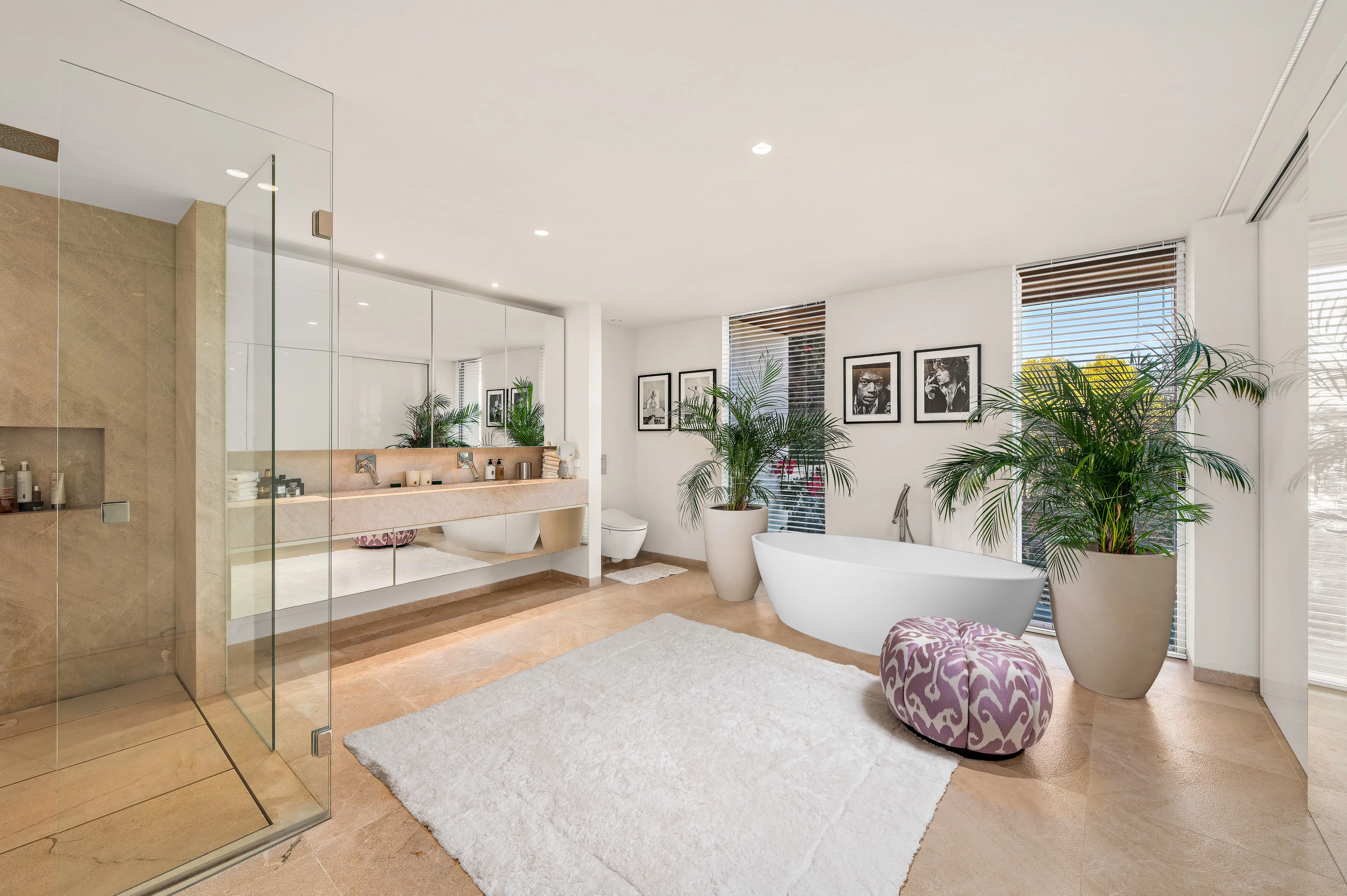 Exclusive jewel in a very good location with sea views in Cas Catala-9