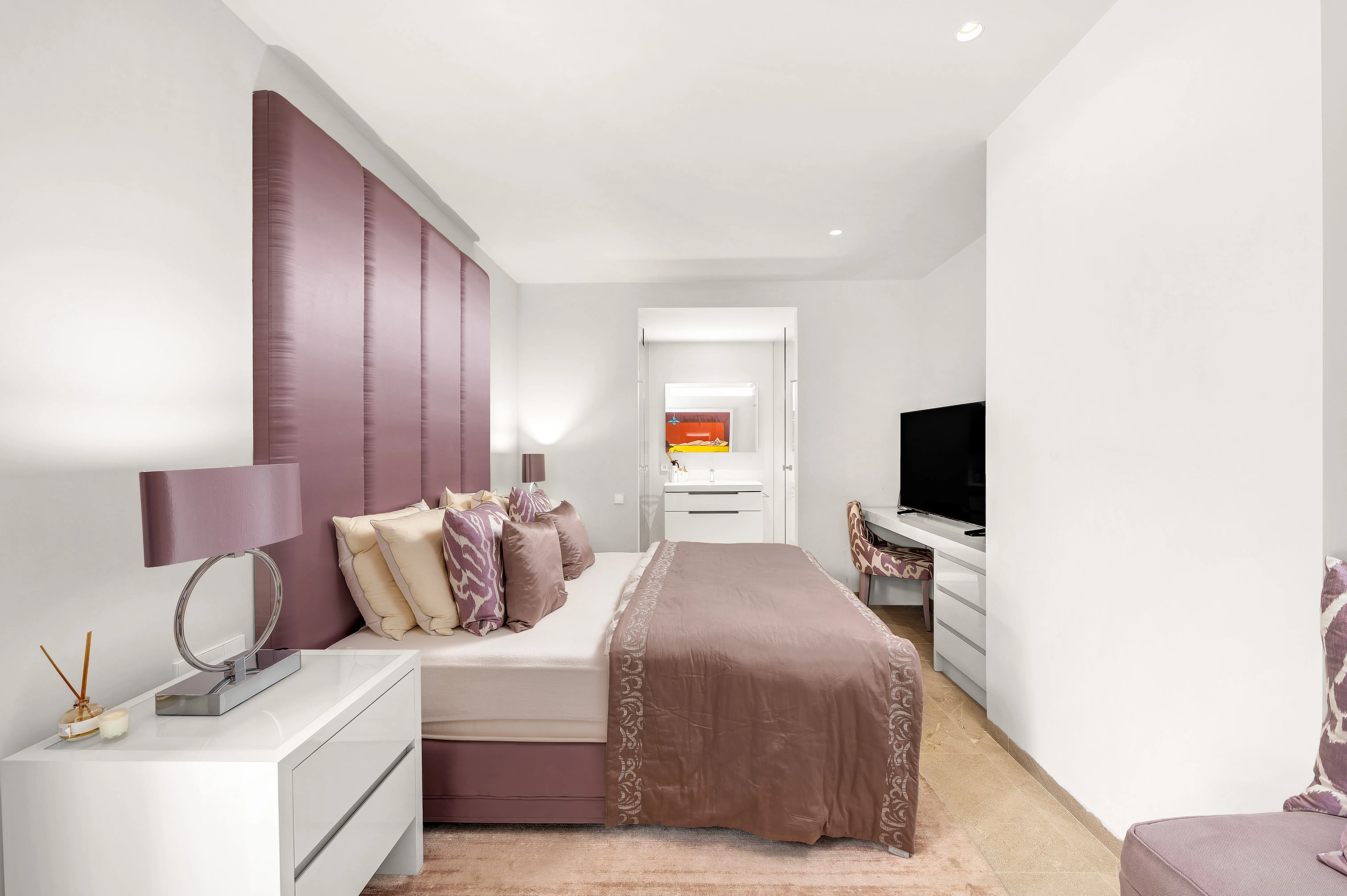 Exclusive jewel in a very good location with sea views in Cas Catala-11