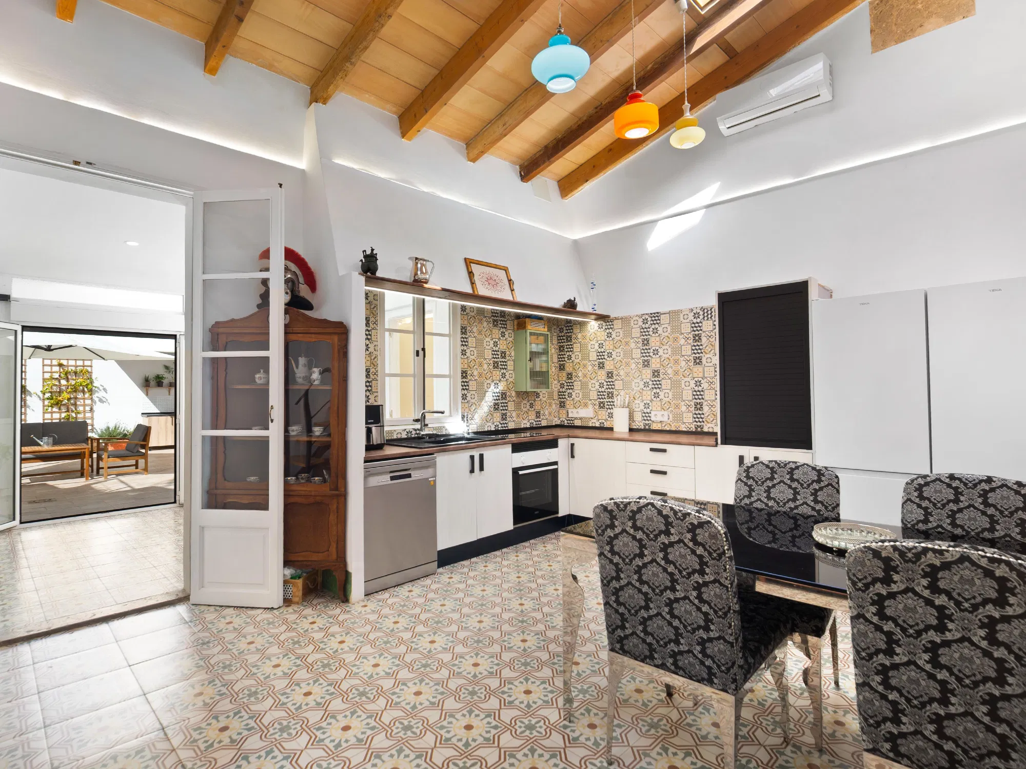 Exclusiva casa reformada con encanto Histórico en Santa Catalina-6