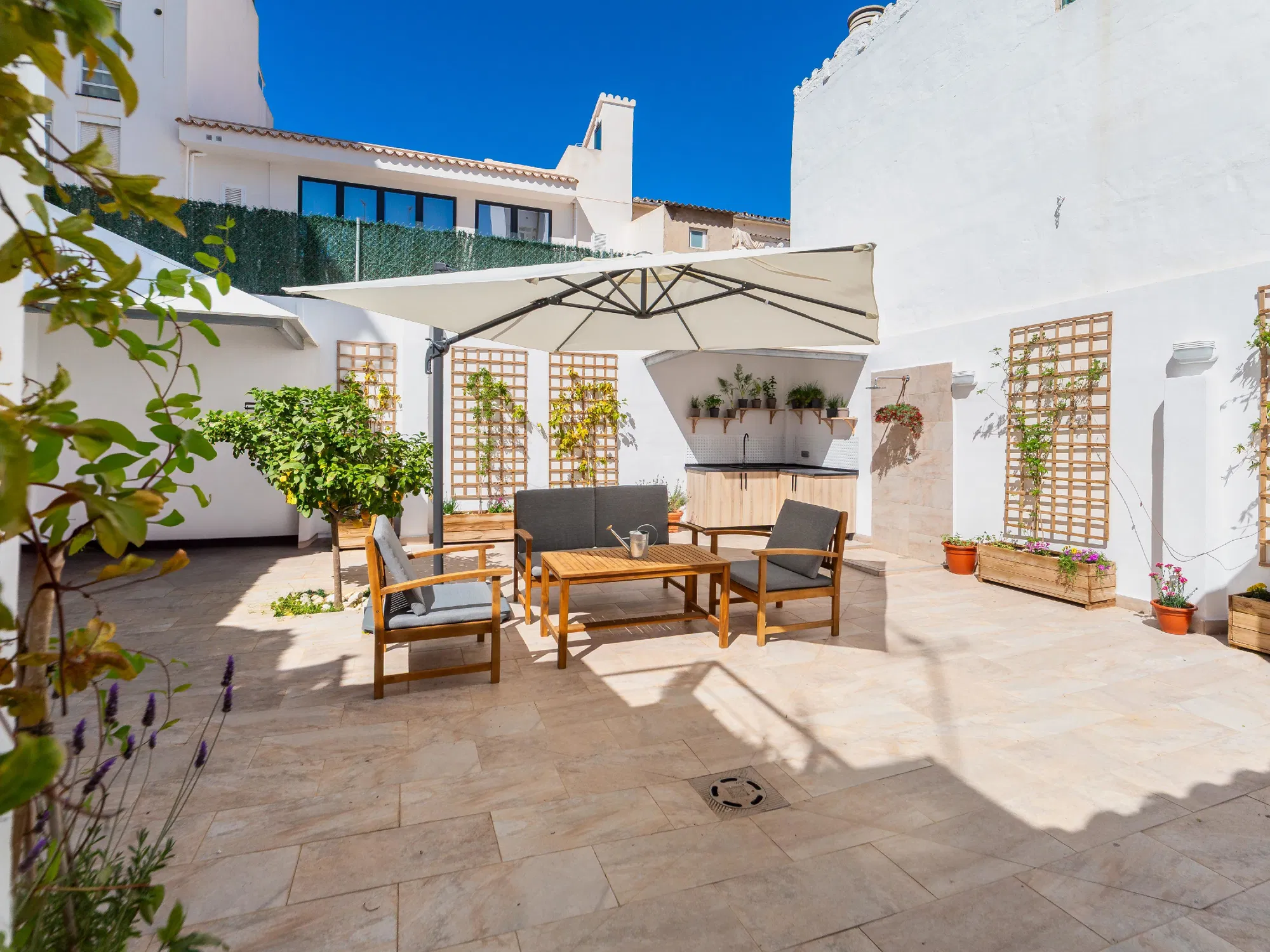 Exclusiva casa reformada con encanto Histórico en Santa Catalina-4