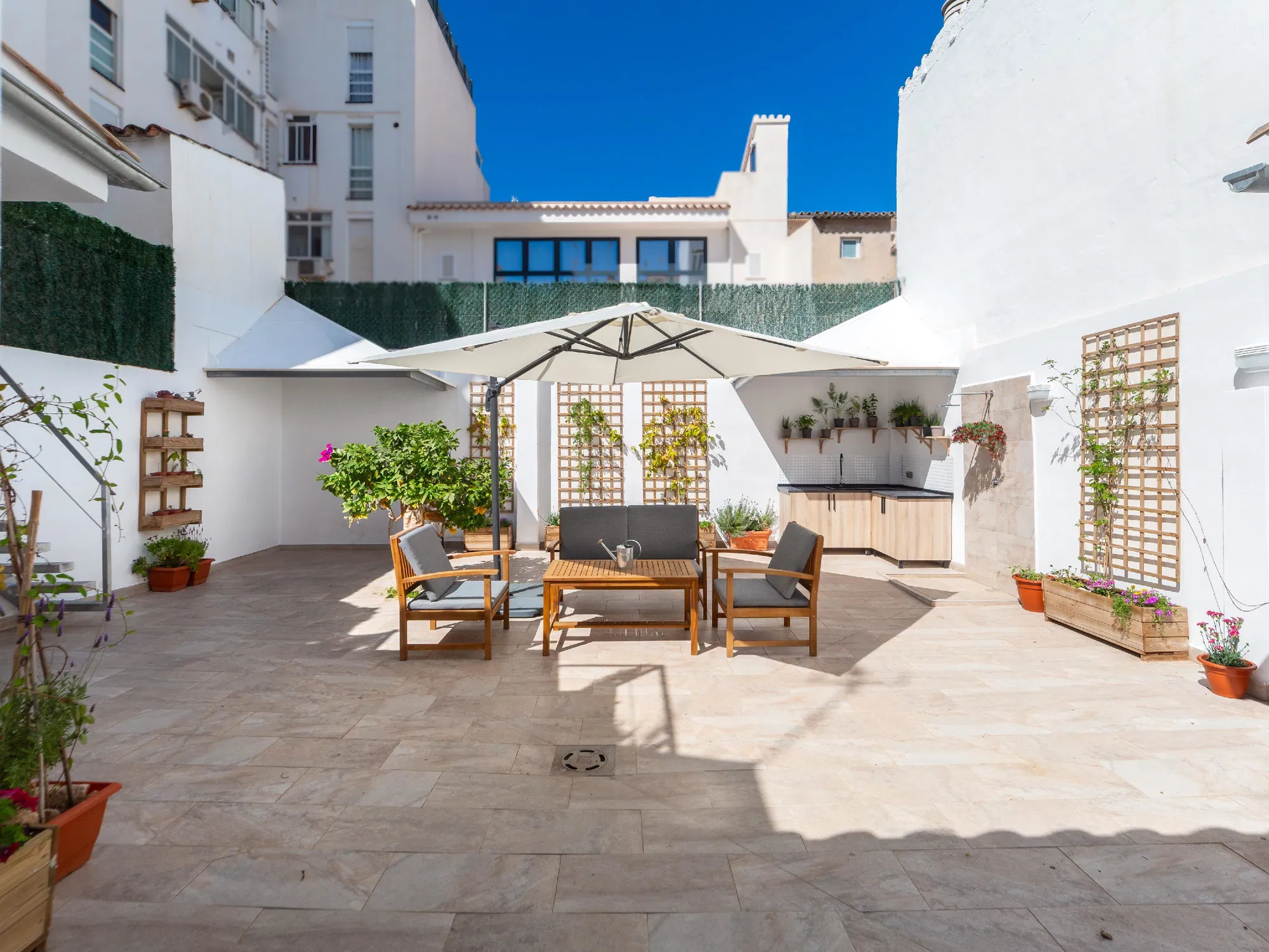 Exclusiva casa reformada con encanto Histórico en Santa Catalina-14