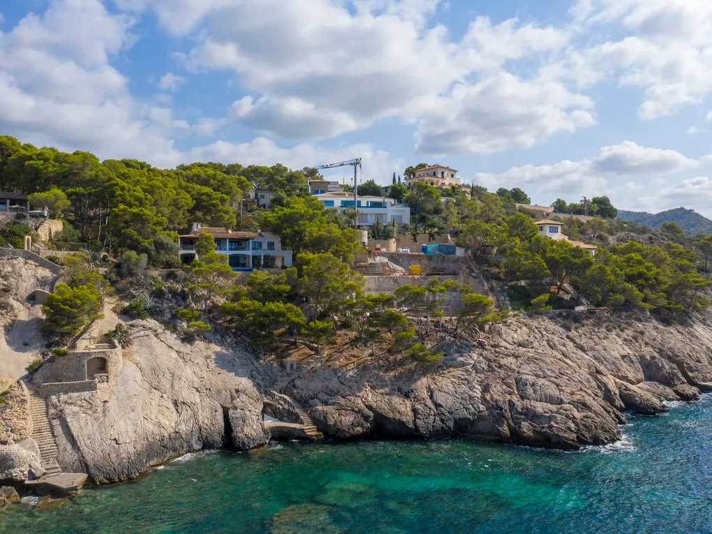 Unique frontline building plot with sea access-9