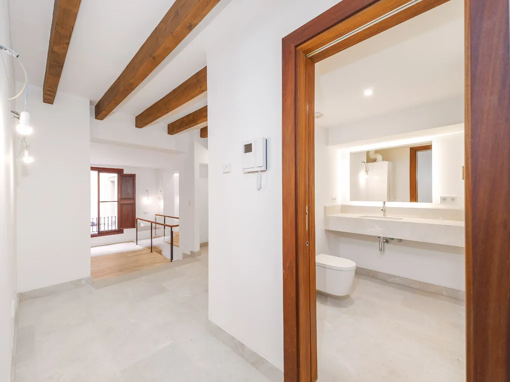 Duplex appartement met parkeerplaats in historisch gebouw in exclusieve wijk, Palma-4