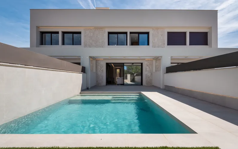 Spektakulärt nybyggt radhus i S'Estanyol