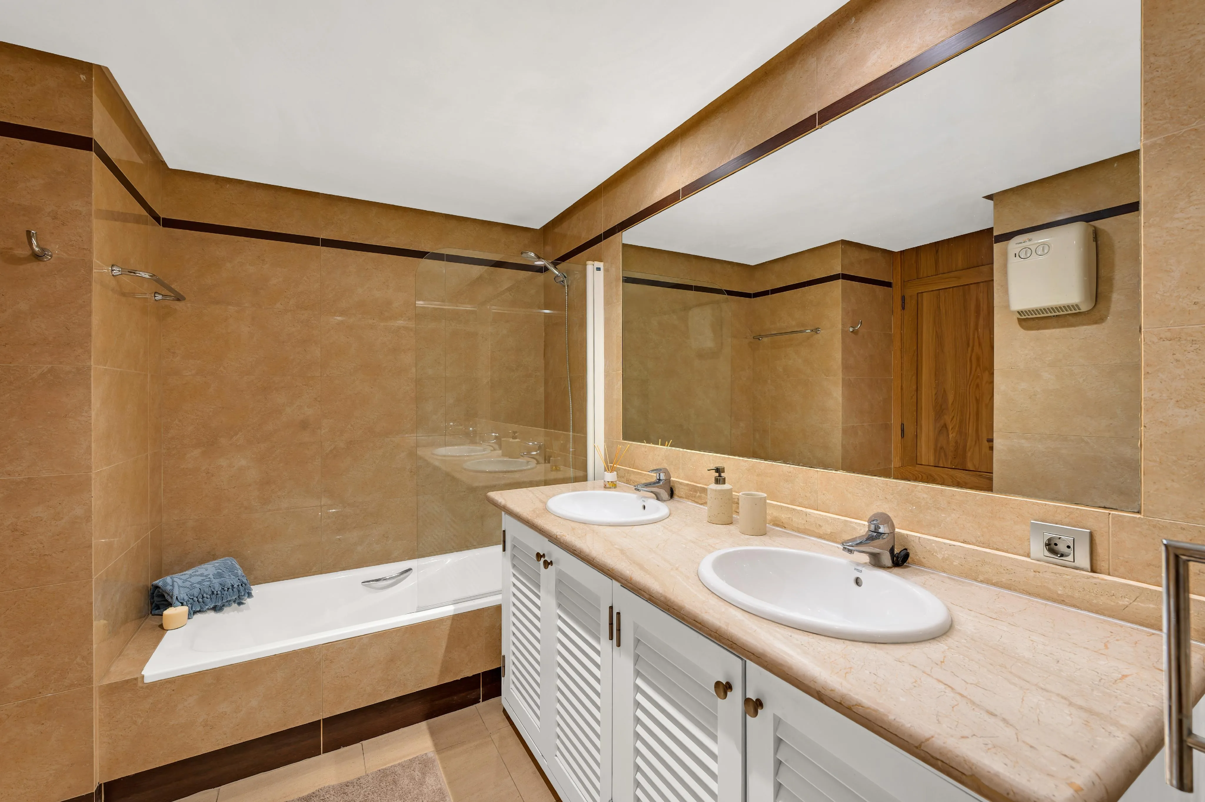 Exclusief penthouse met panoramisch uitzicht op de zee en de bergen-8