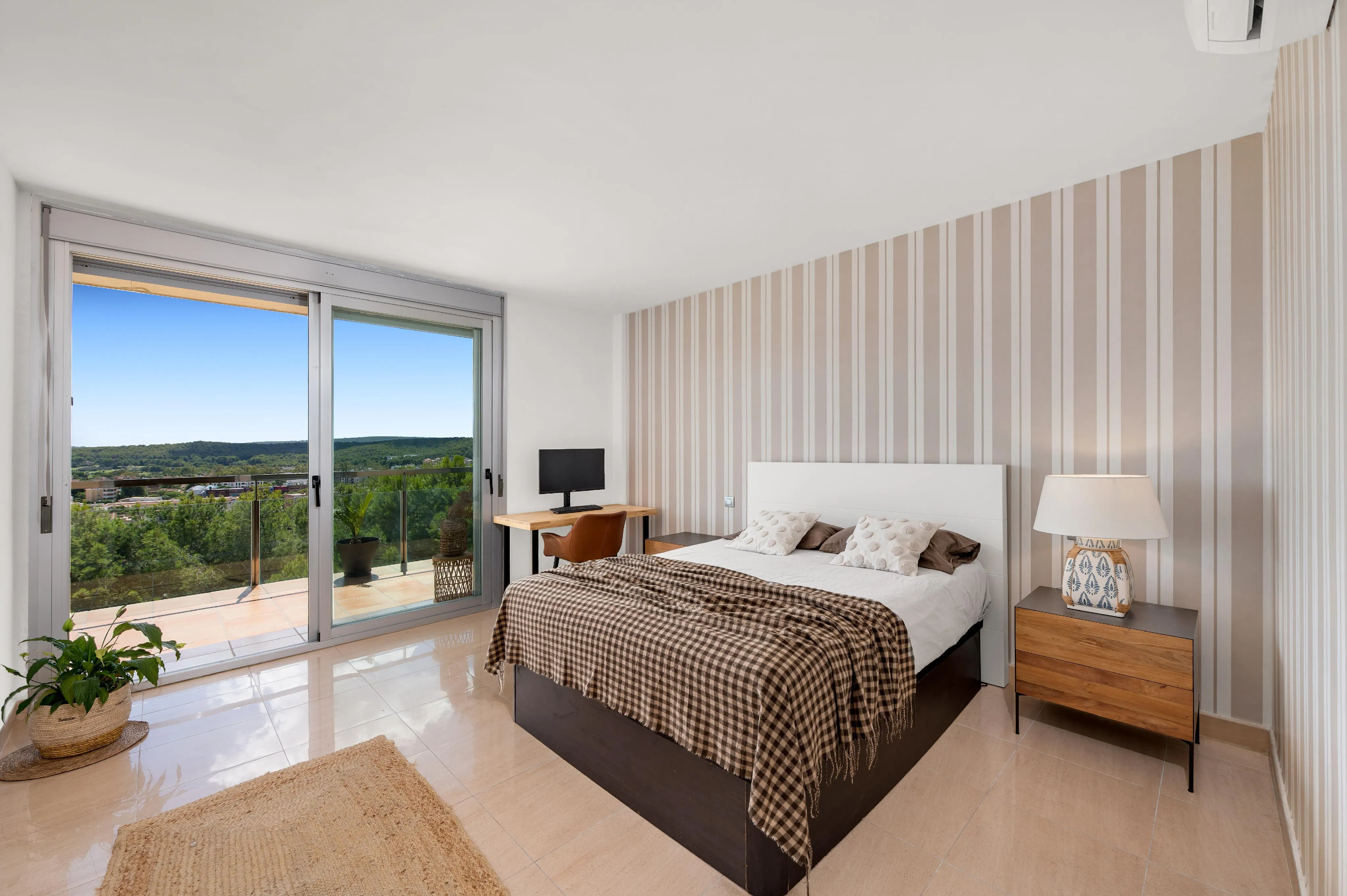 Ático exclusivo con vistas panorámicas al mar y la montaña-7