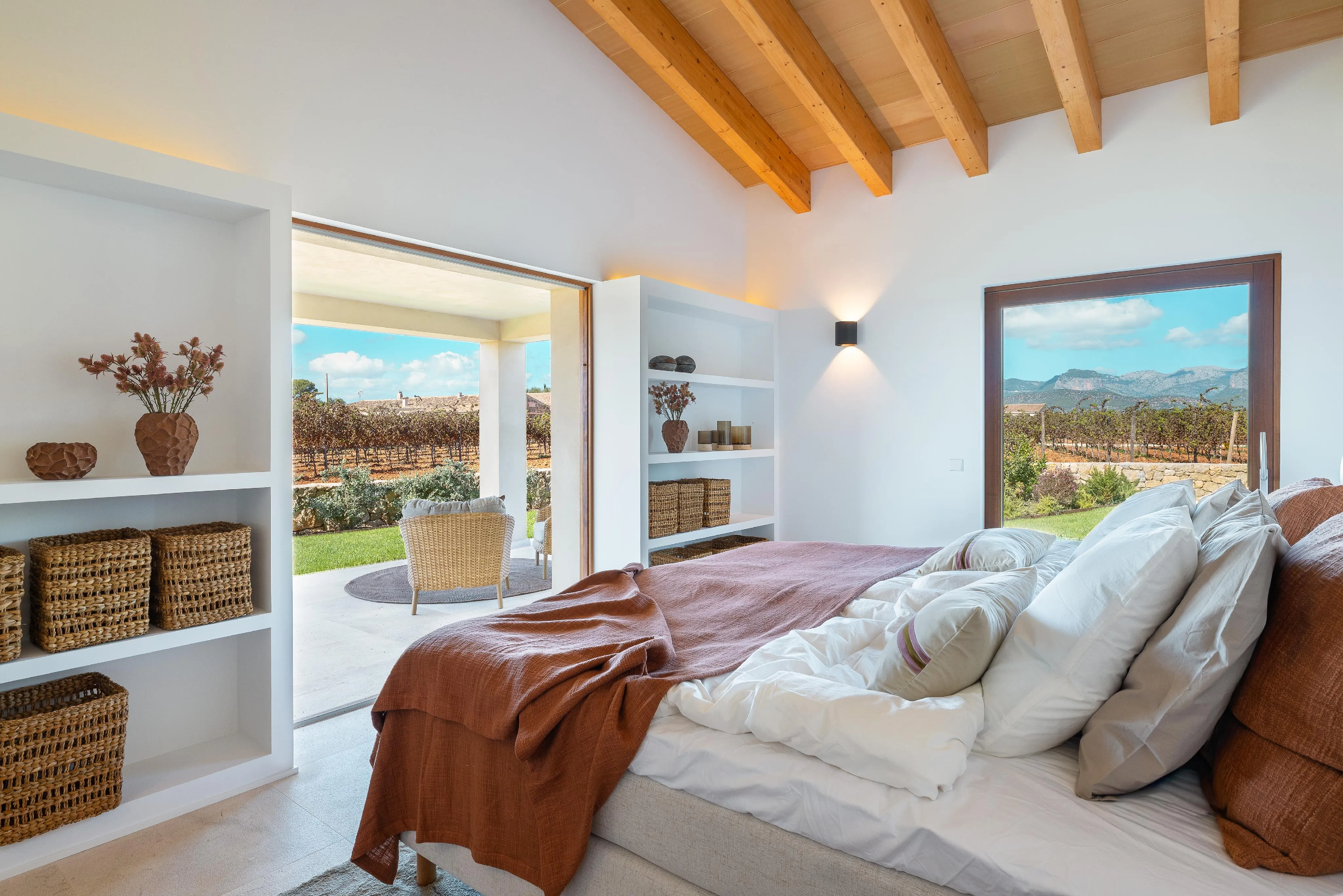 Finca arquitectónica para amantes del vino en Biniali-22