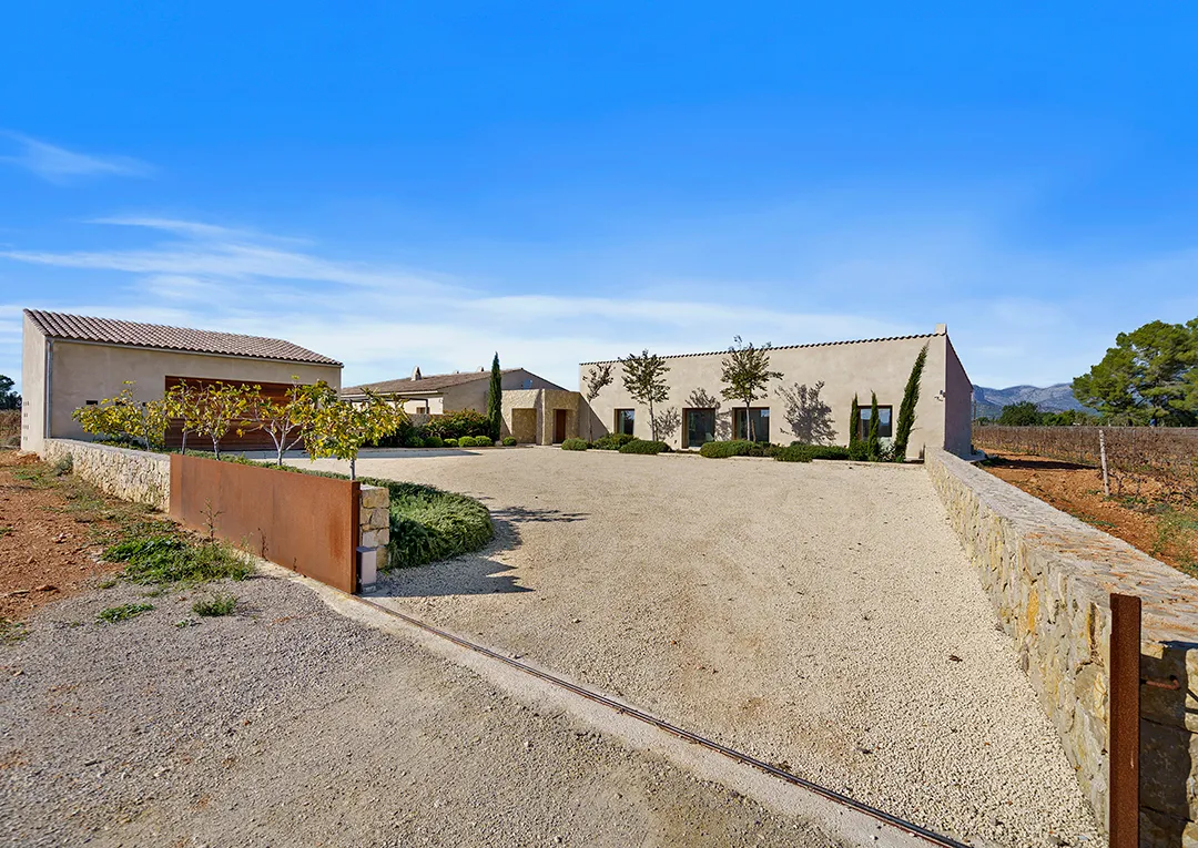 Finca arquitectónica para amantes del vino en Biniali-27