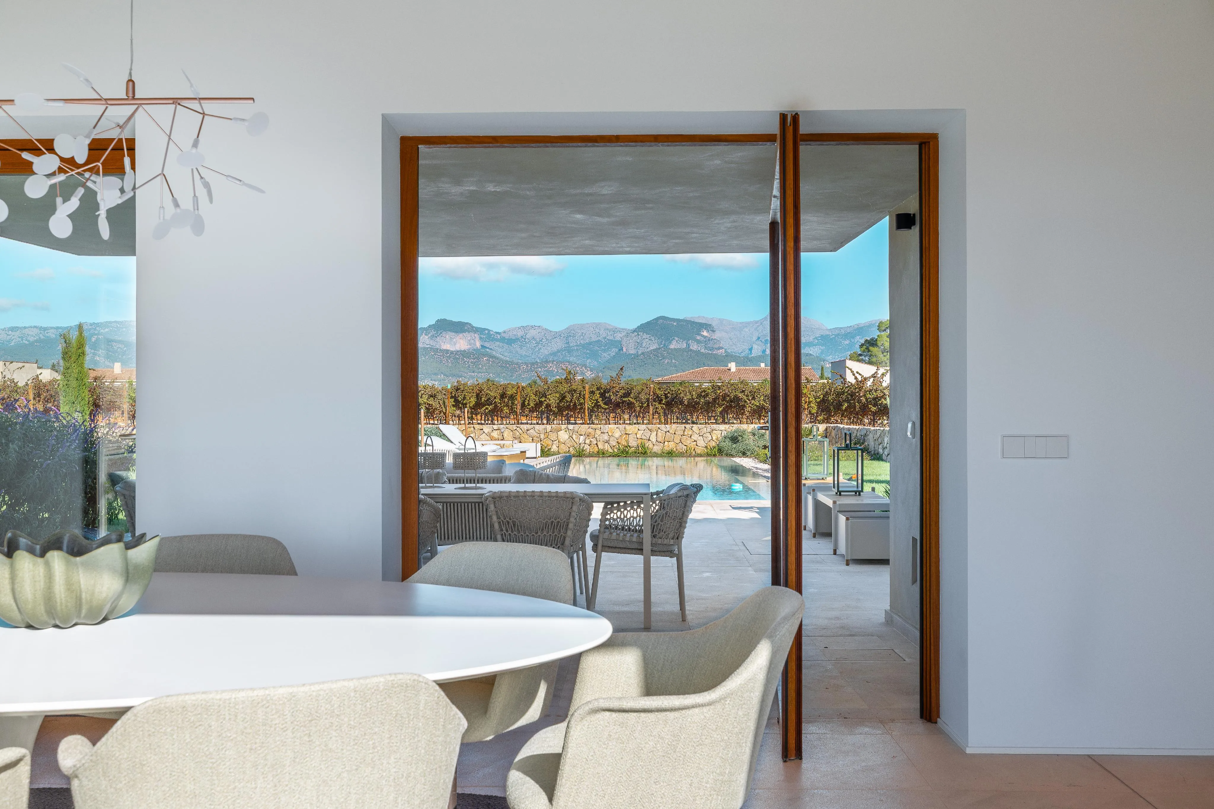 Finca arquitectónica para amantes del vino en Biniali-7