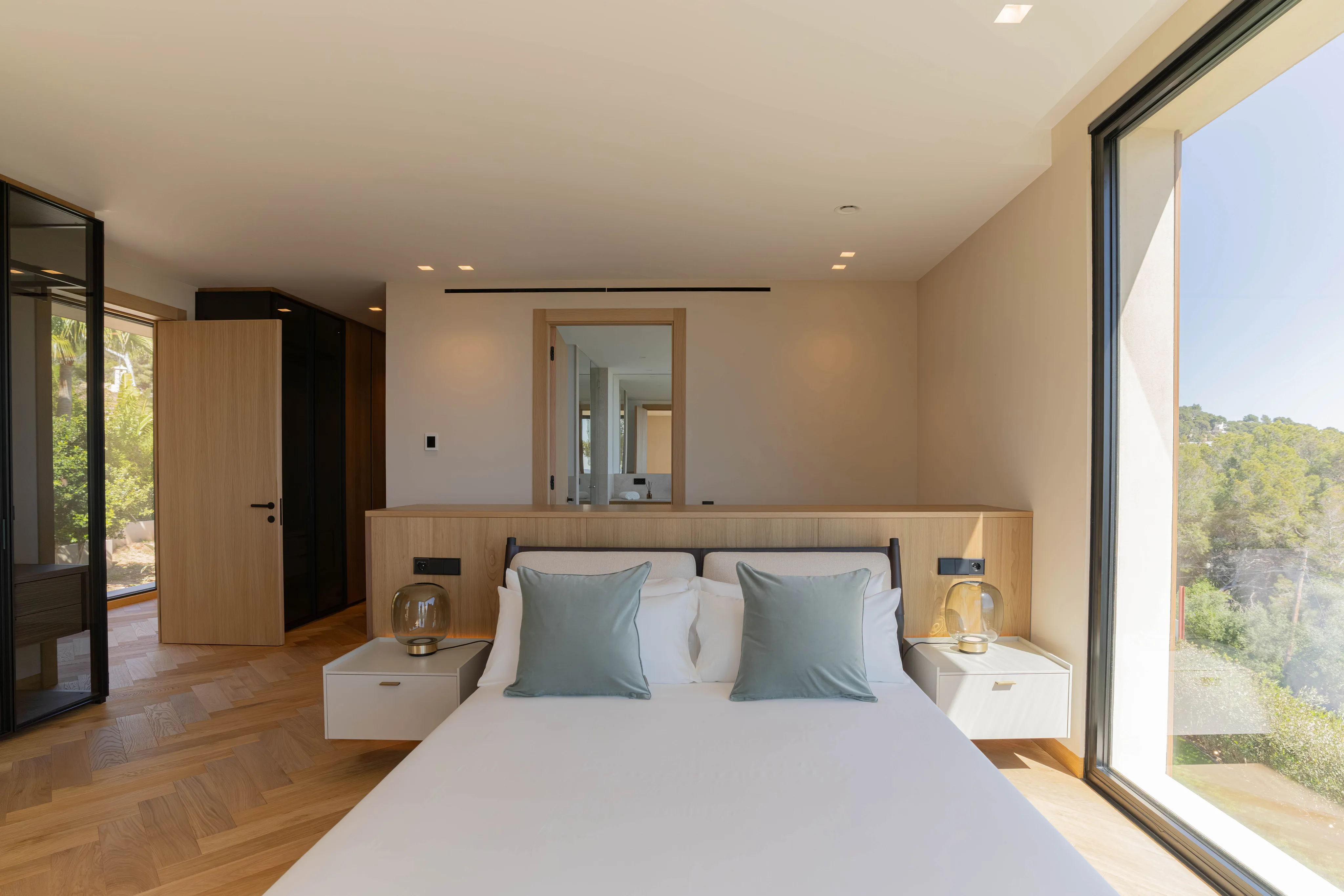 Amazing new villa with sea views-8