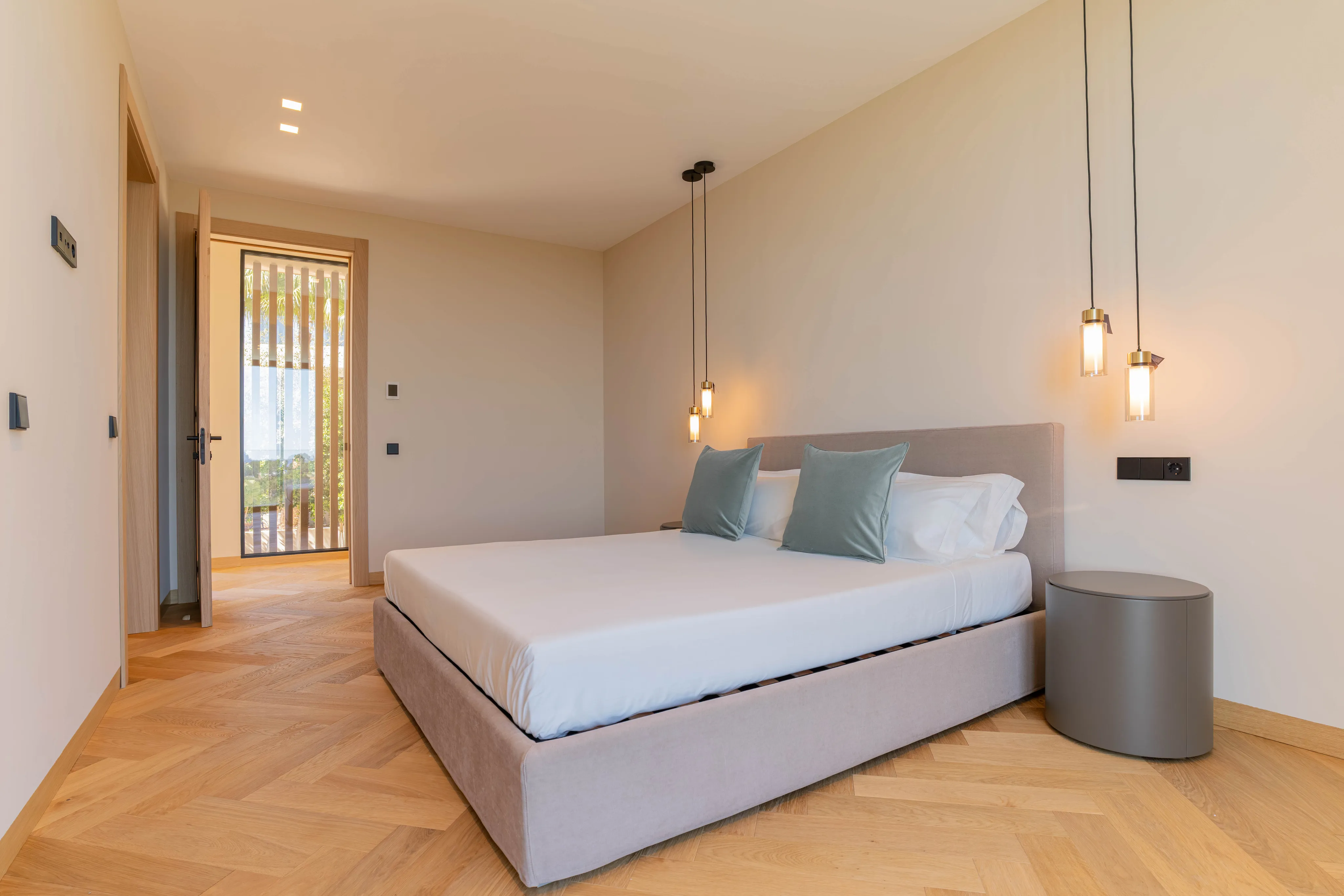 Amazing new villa with sea views-10