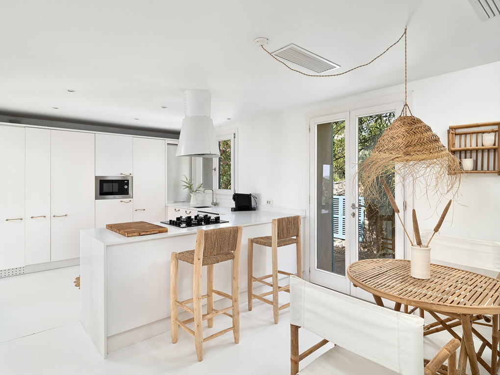 Design country house with magnificent views in Sineu-6