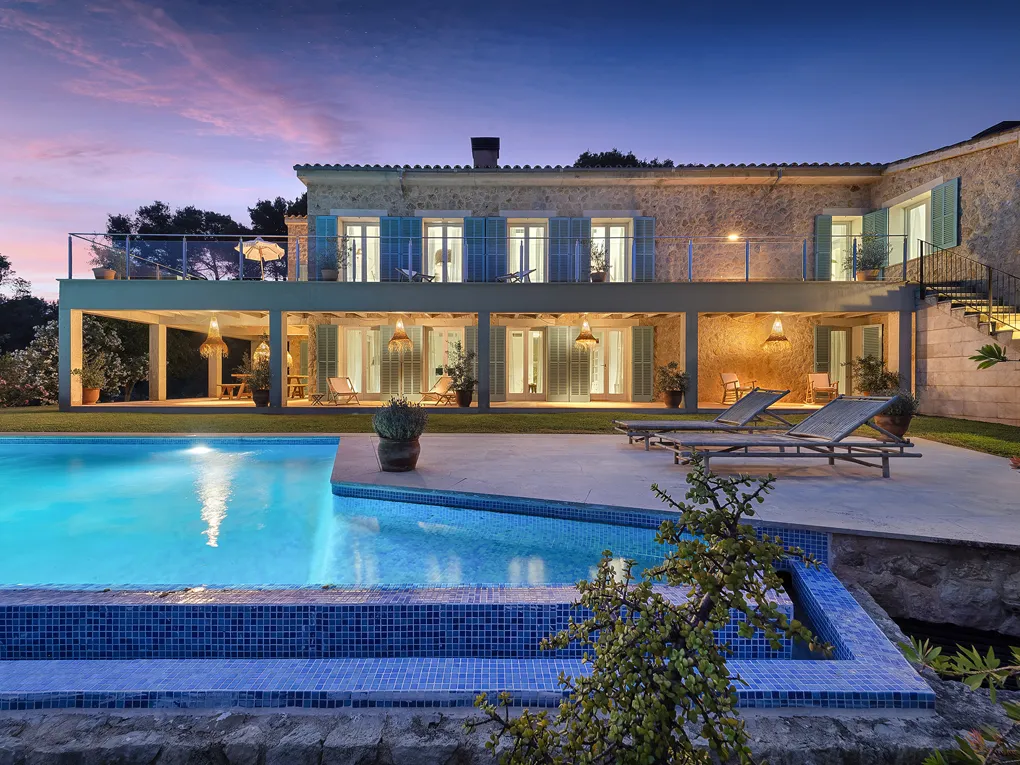 Design country house with magnificent views in Sineu-24