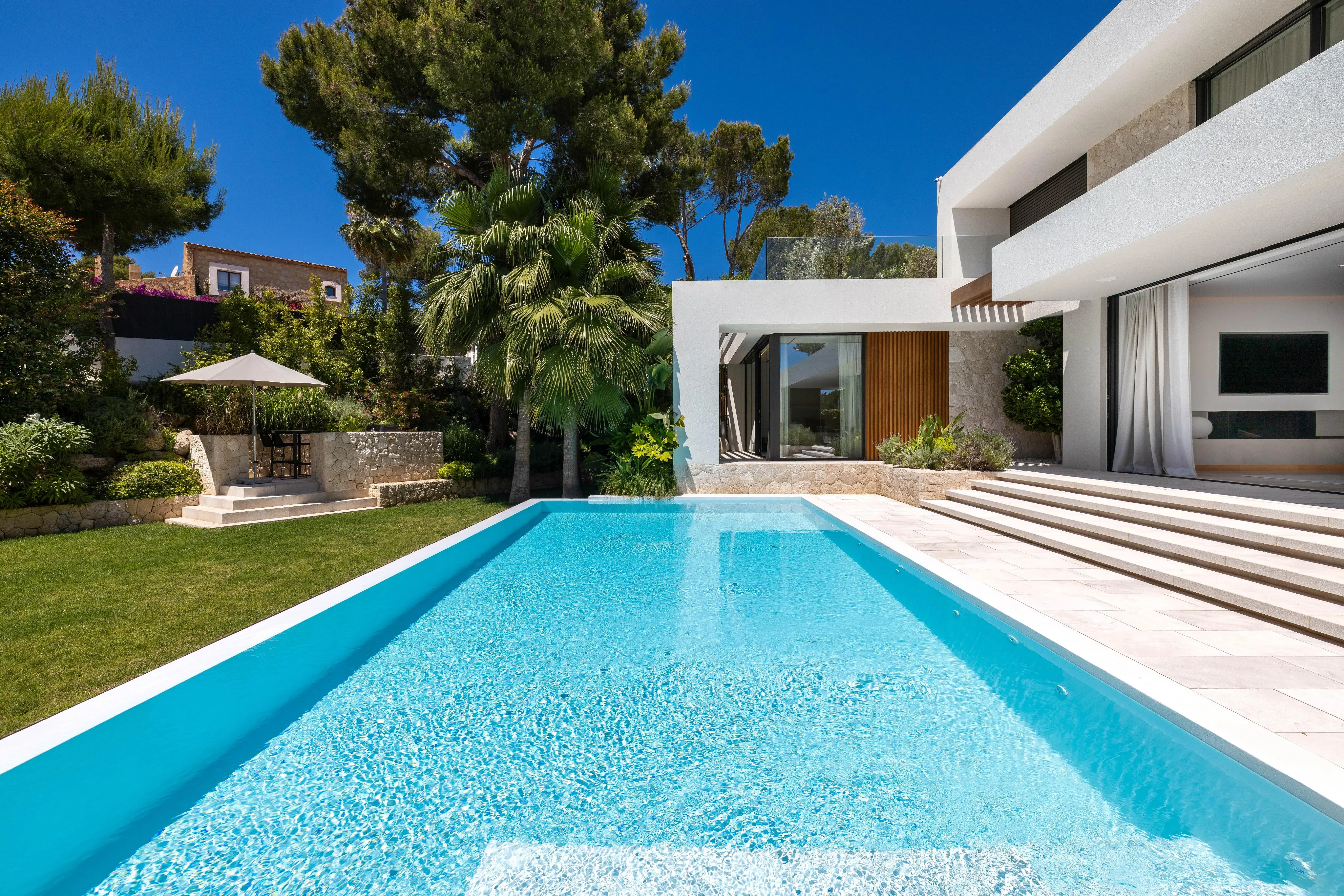 State of the art newly built villa in Nova Santa Ponsa-12