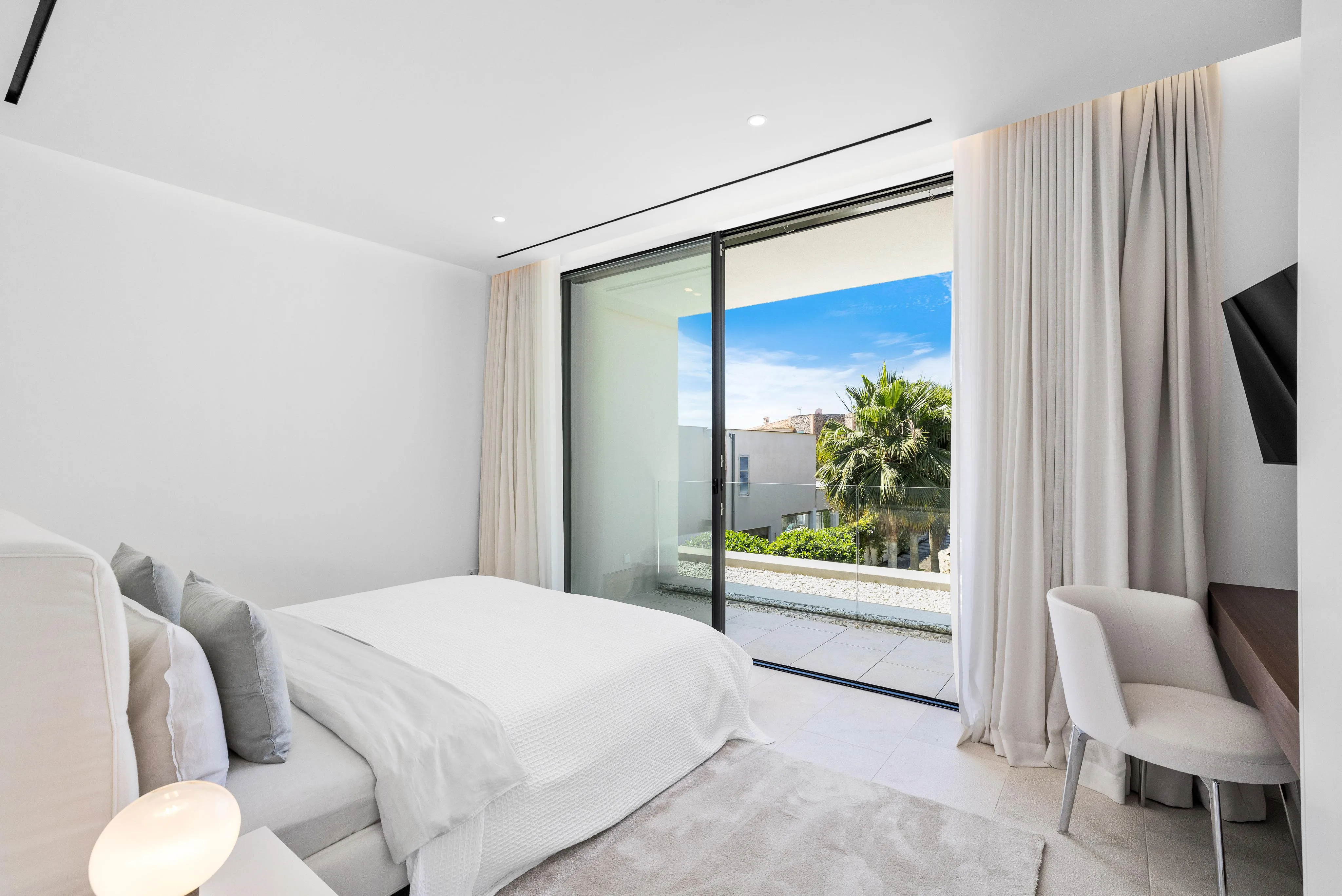 State of the art newly built villa in Nova Santa Ponsa-10