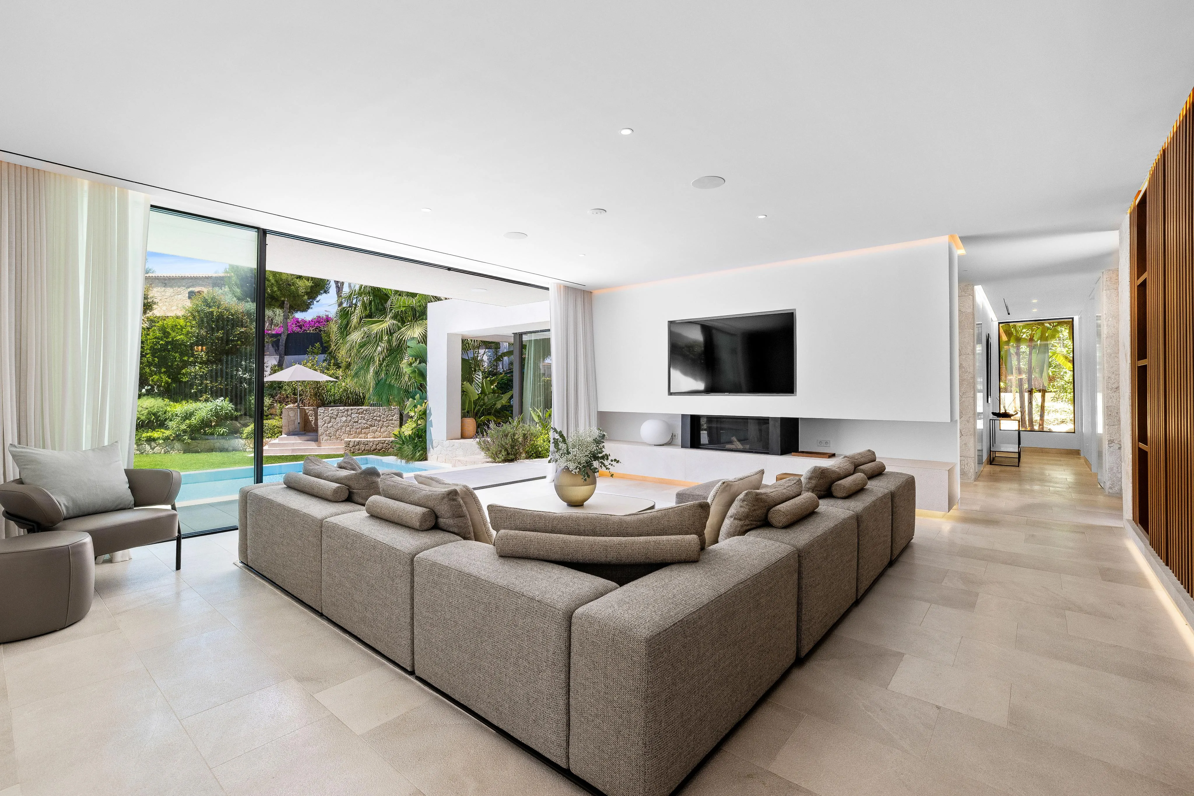 State of the art nieuwbouwvilla in Nova Santa Ponsa-2