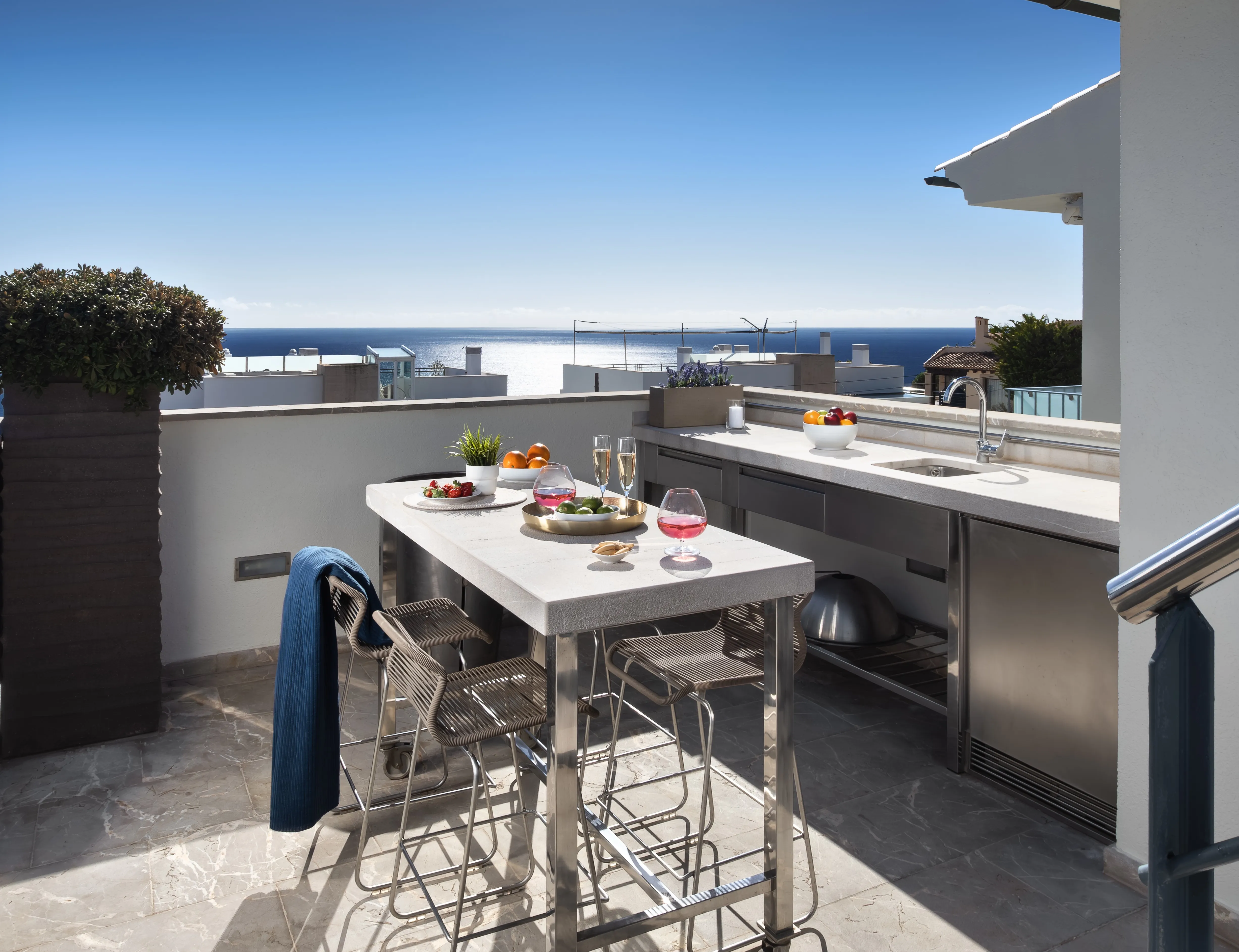 Penthouse avec vue à 360° sur la mer et le port-16