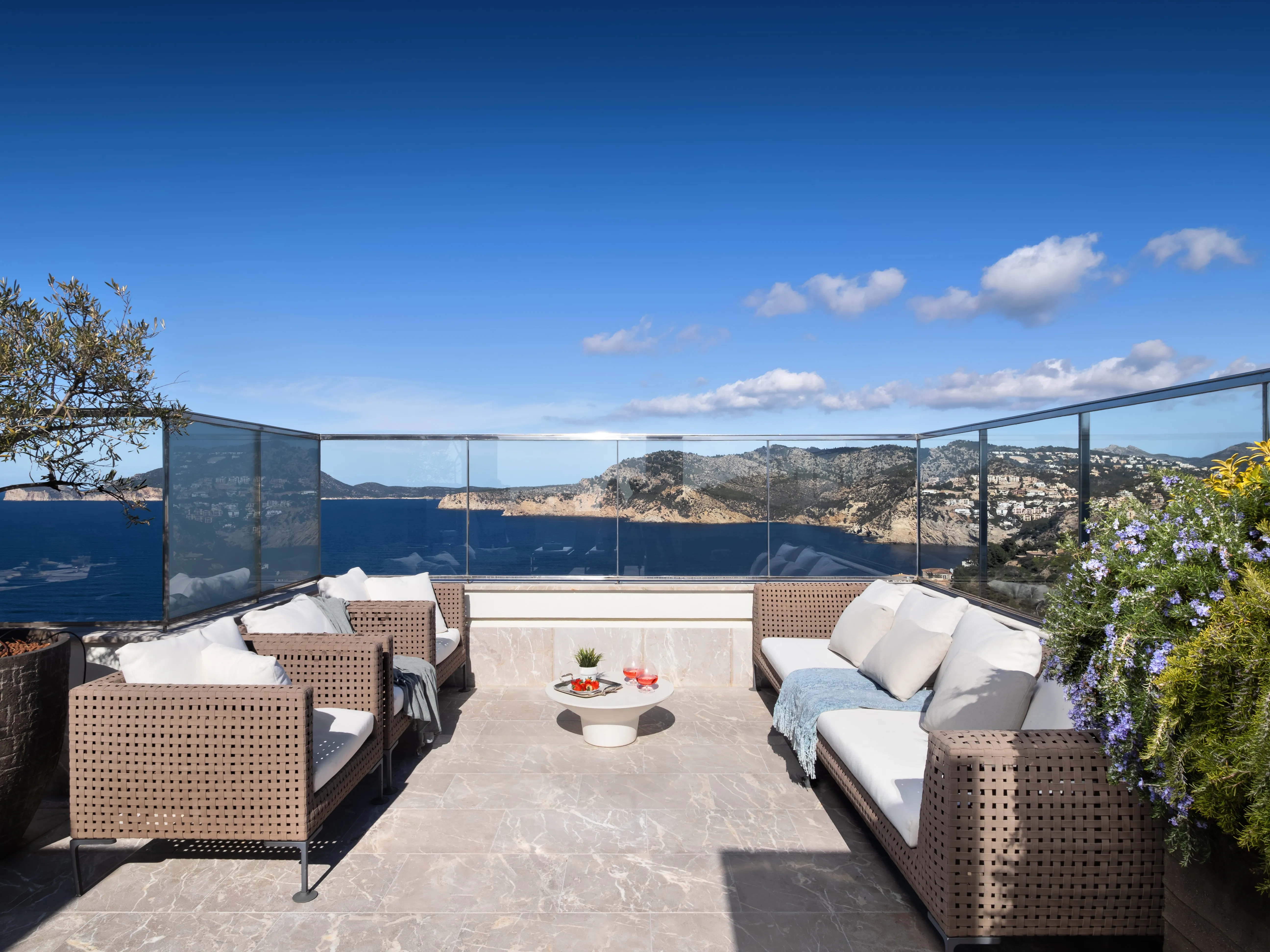 Penthouse met 360° uitzicht op zee en de haven-14