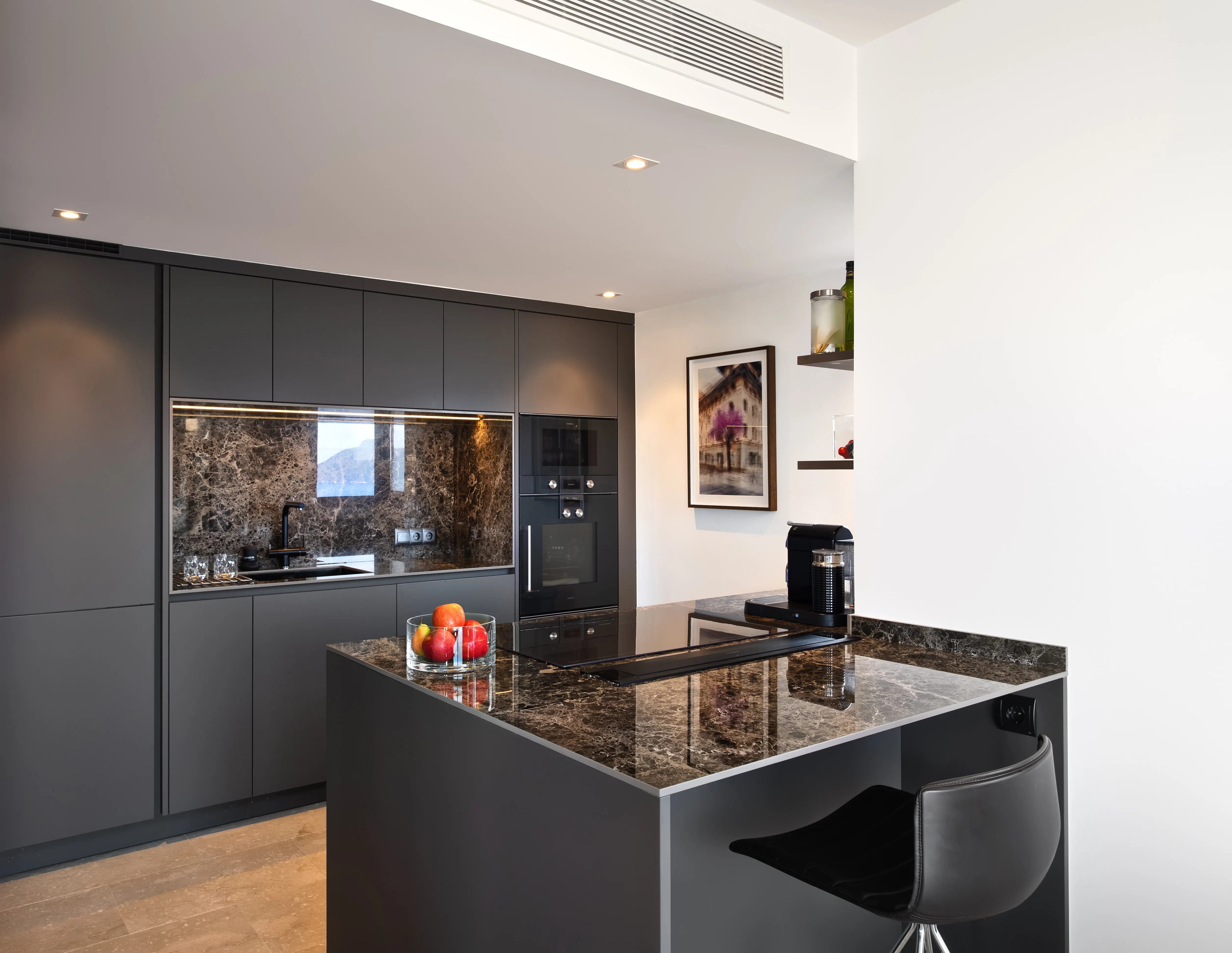 Penthouse met 360° uitzicht op zee en de haven-21