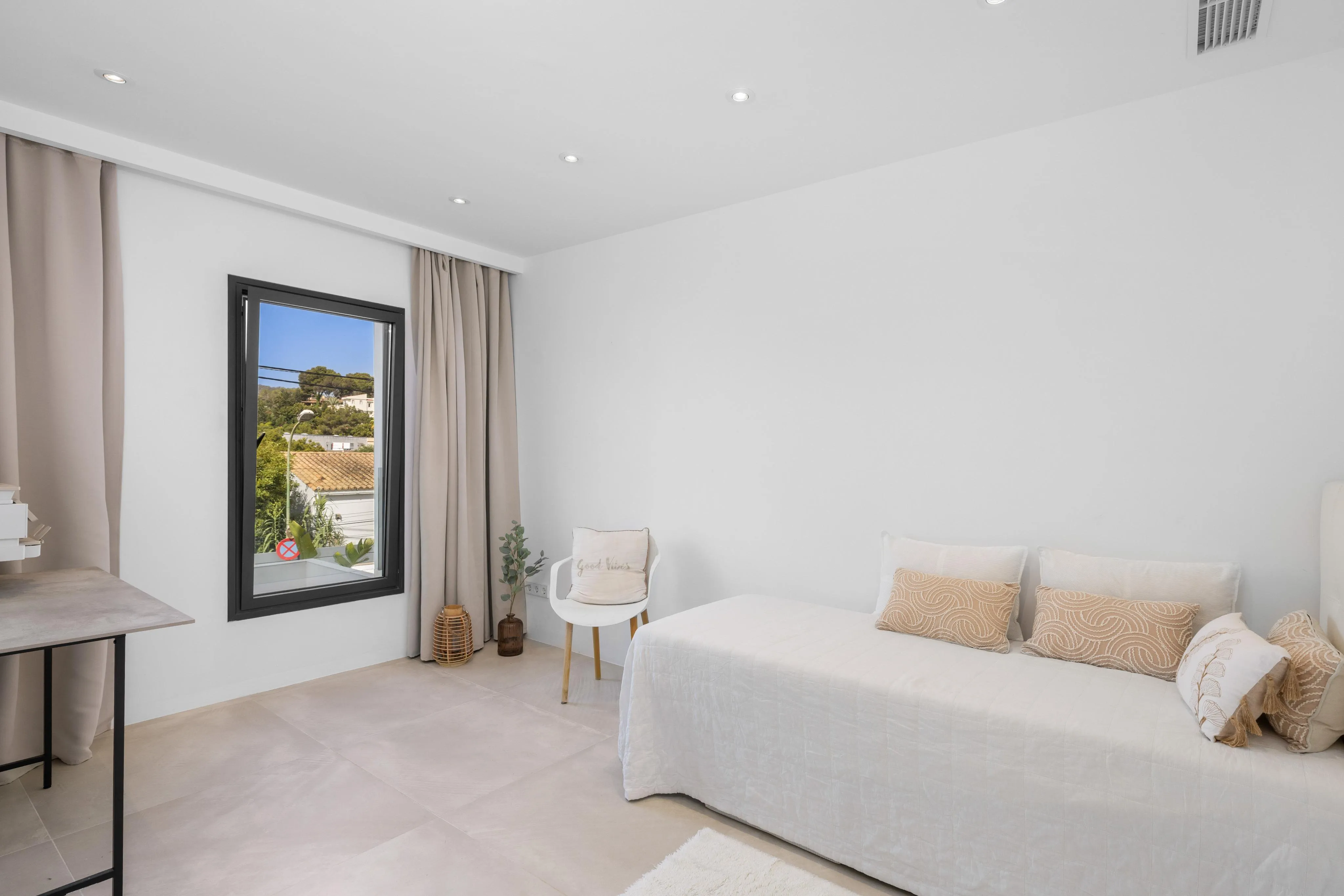 Villa moderne près de la plage de Palmanova-19